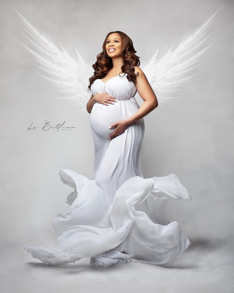 Celebrate the Miracle of Pregnancy with Beautiful Maternity Photos!