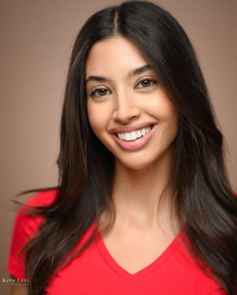 Experience Personalized and Safe Headshot Sessions at Our Contemporary Studio: Professional Backdrops, Wardrobe Racks, and Complimentary Snacks and Beverages Available