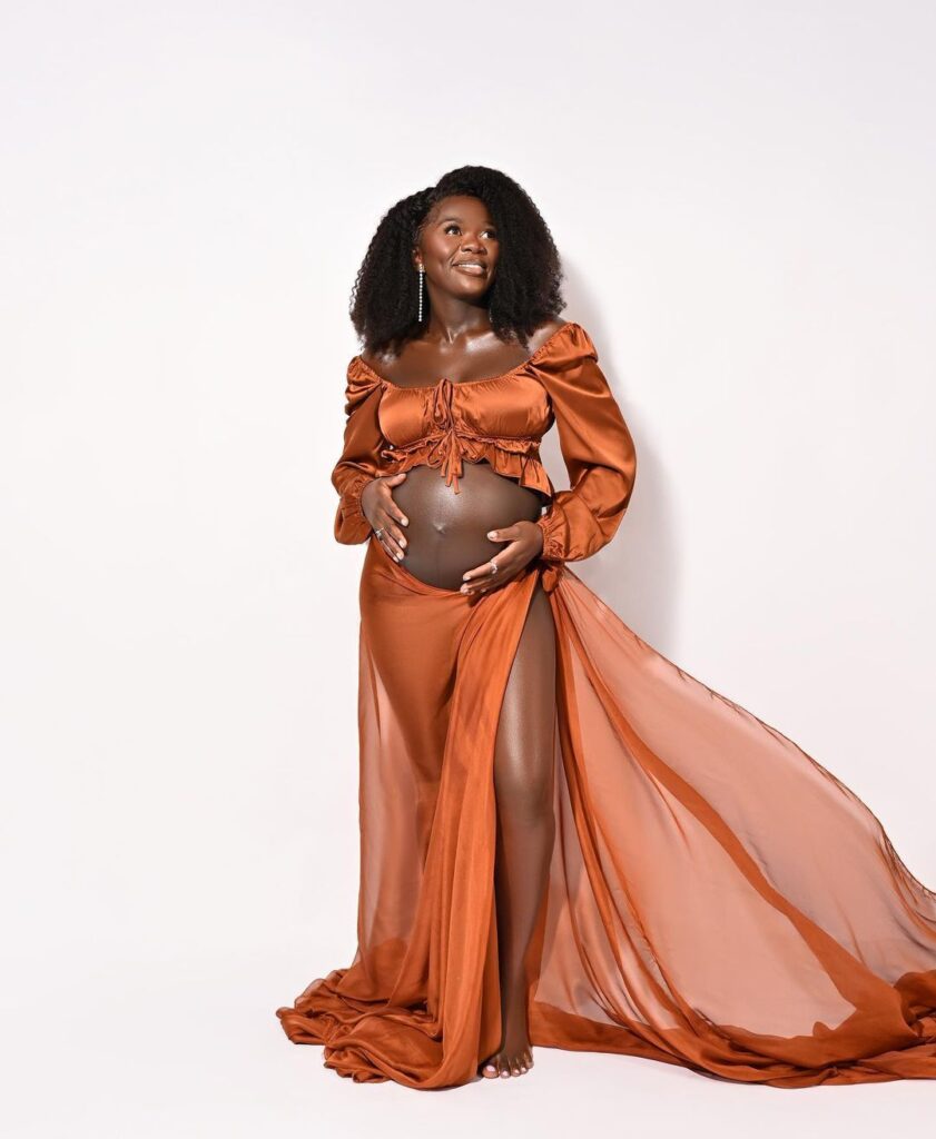 Embrace the Beauty of Pregnancy with Fine Art Maternity Photography: Capture Timeless Images of Your Journey