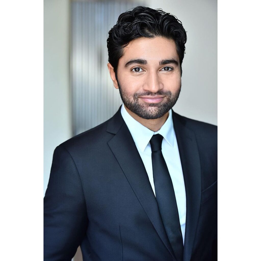 Showcase Your Unique Professional Persona with Personalized Headshot Photography by Expert Photographe