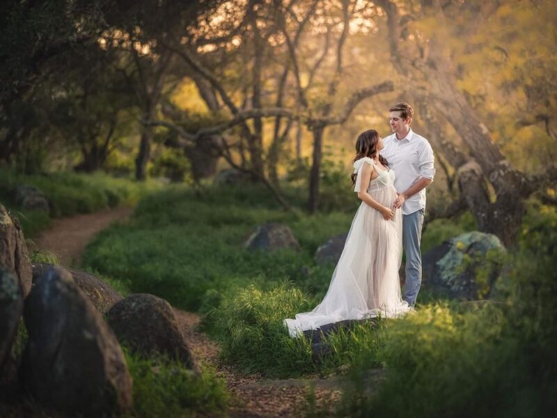 San Diego Maternity Art - Published, Fine Art Maternity Photographer serving the San Diego area! Styled maternity sessions👗300+ gowns available!