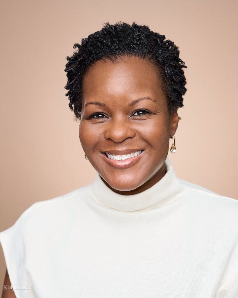 Experience Personalized and Safe Headshot Sessions at Our Contemporary Studio: Professional Backdrops, Wardrobe Racks, and Complimentary Snacks and Beverages Available