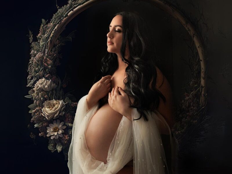 San Diego Maternity Art - Published, Fine Art Maternity Photographer serving the San Diego area! Styled maternity sessions👗300+ gowns available!