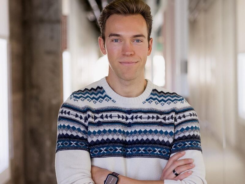 Professional Headshots with an Artistic Flair - Perfect for Your Online Profiles