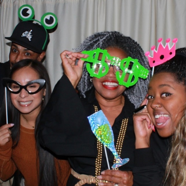 Coolest Interactive 65’’ Mirror PhotoBooth Rental. Step into a World of Fun and Create Lasting Memories with Magic Mirror Photobooth Rental!