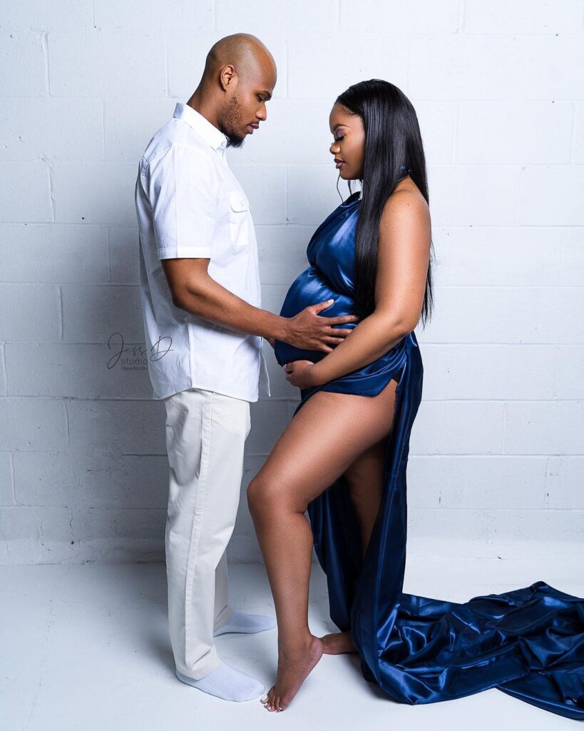 Bump to Beautiful: Maternity Photoshoot Experience with Customized Sessions