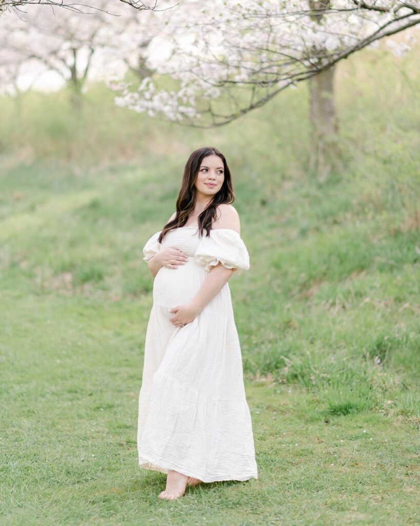 CLEVELAND OHIO LUXURY MATERNITY PHOTOGRAPHY