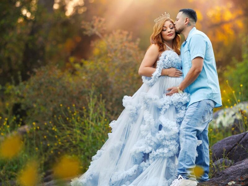 San Diego Maternity Art - Published, Fine Art Maternity Photographer serving the San Diego area! Styled maternity sessions👗300+ gowns available!