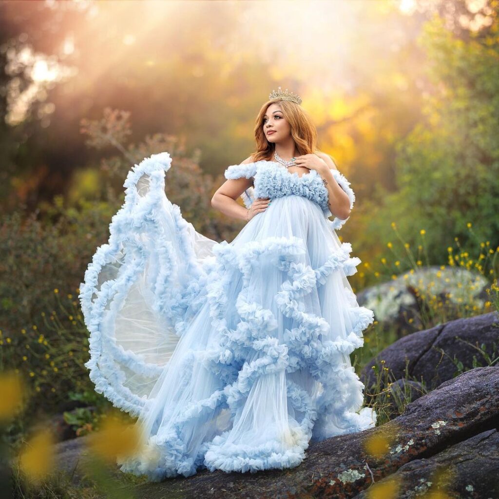 San Diego Maternity Art - Published, Fine Art Maternity Photographer serving the San Diego area! Styled maternity sessions👗300+ gowns available!