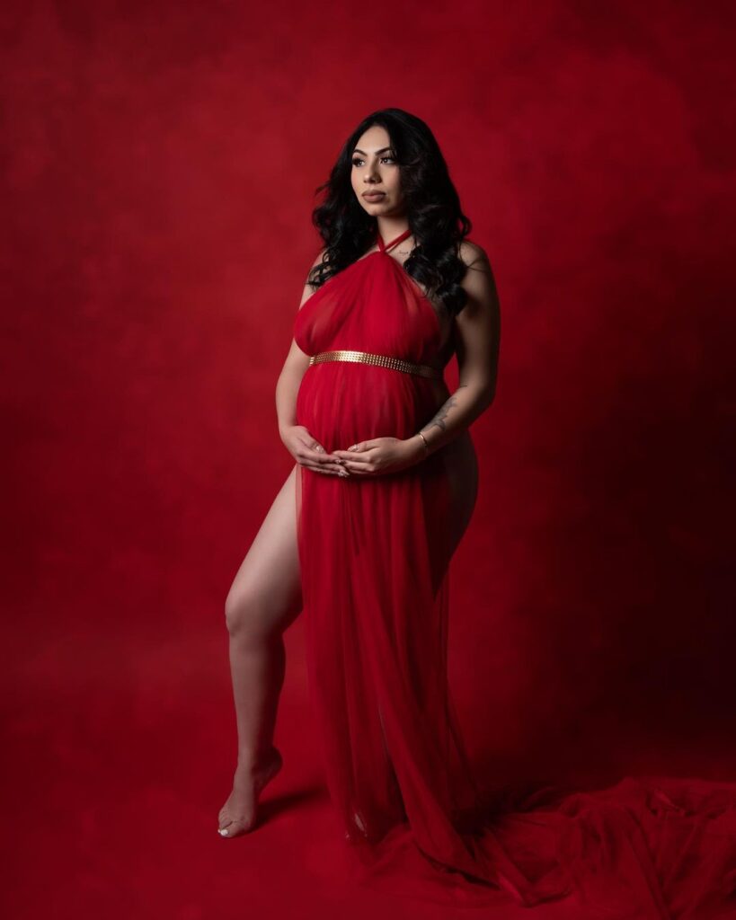 Maternity Photographer in San Diego, CA - Fotógrafa de Maternidad en San Diego, CA - Capturando los Momentos Más Preciosos de tu Embarazo