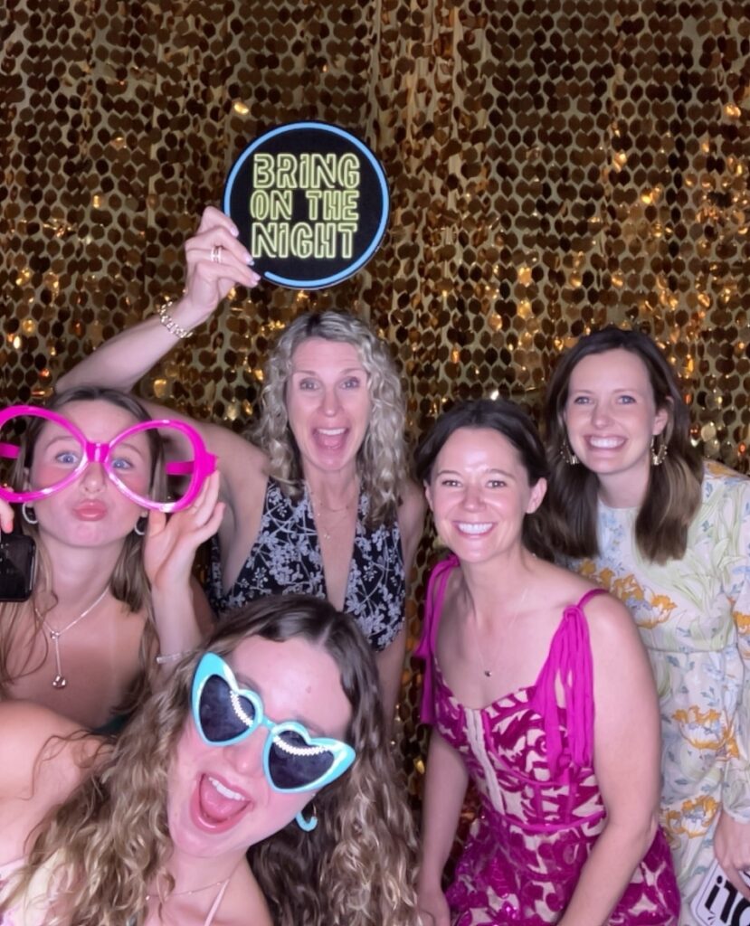 Capture the Fun: Digital Photo Booth Rentals for Unforgettable Memories! 📸