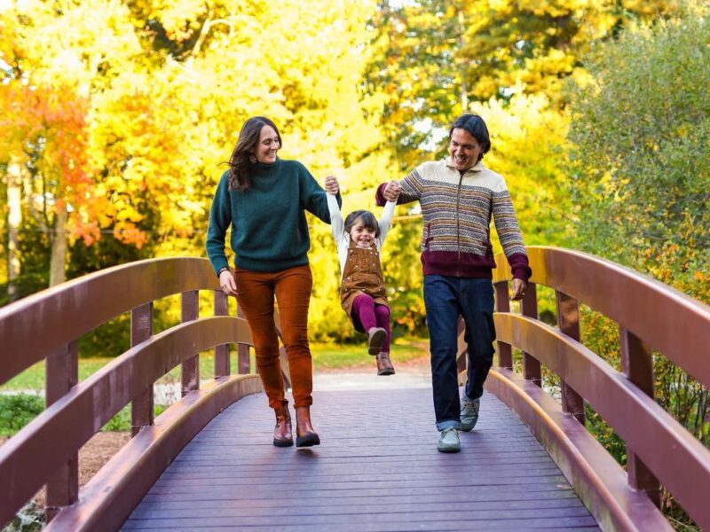 Authentic and Heartfelt Family Photography: Capturing Emotions and Connections with an Energetic and Fun-Loving Artist