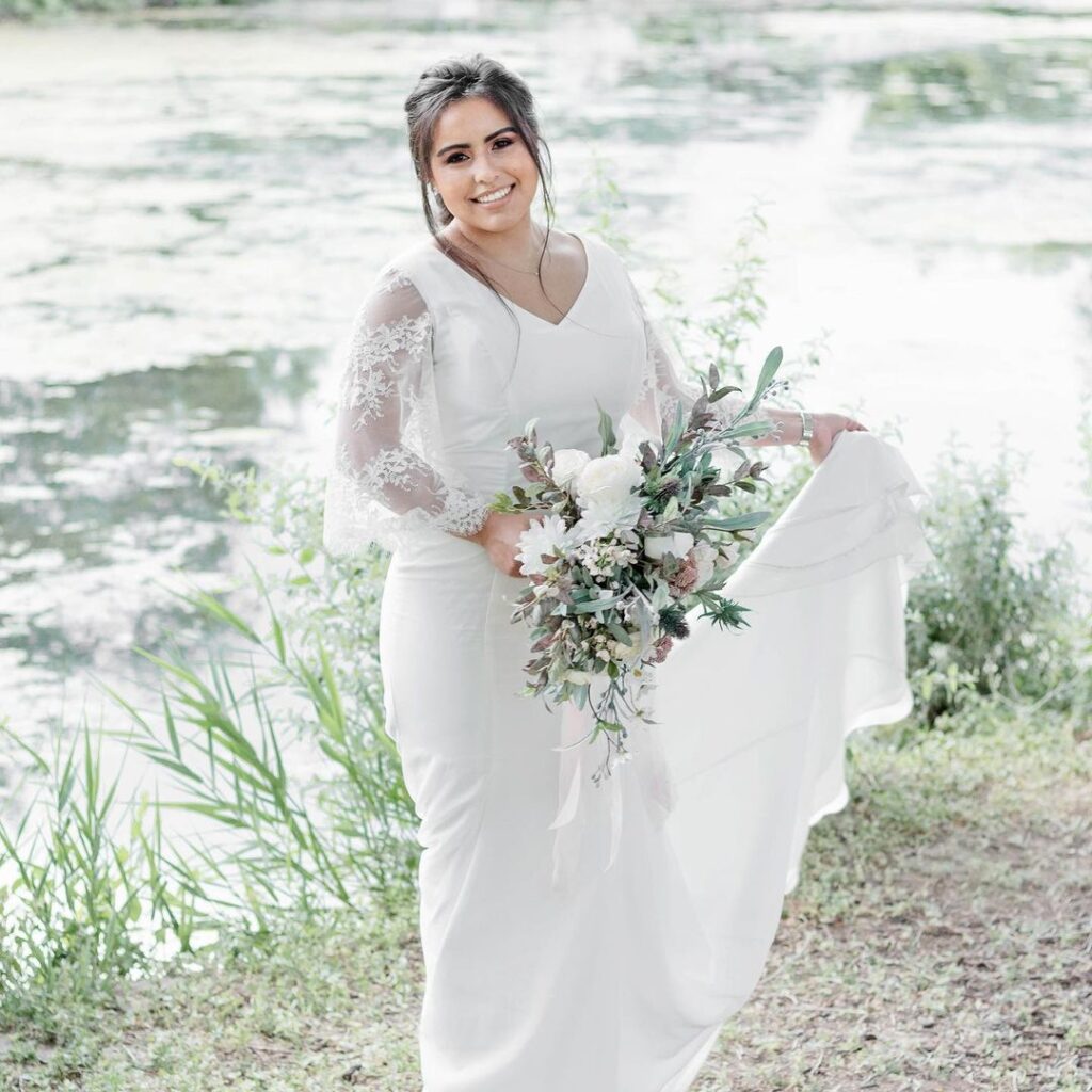 Photographer 📷 Capturing love through bright, colorful photos 🌈 Every love story deserves celebrating