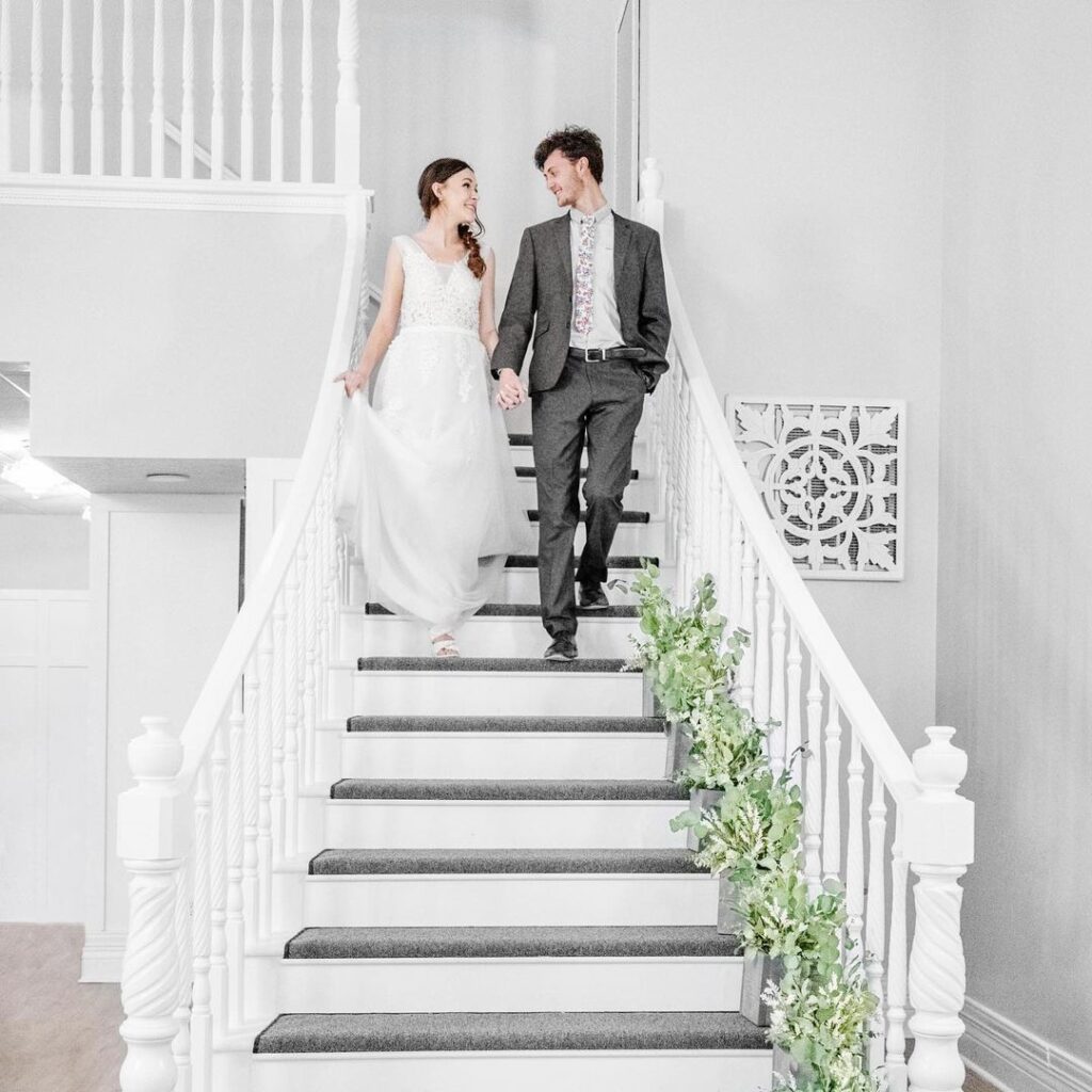 Photographer 📷 Capturing love through bright, colorful photos 🌈 Every love story deserves celebrating