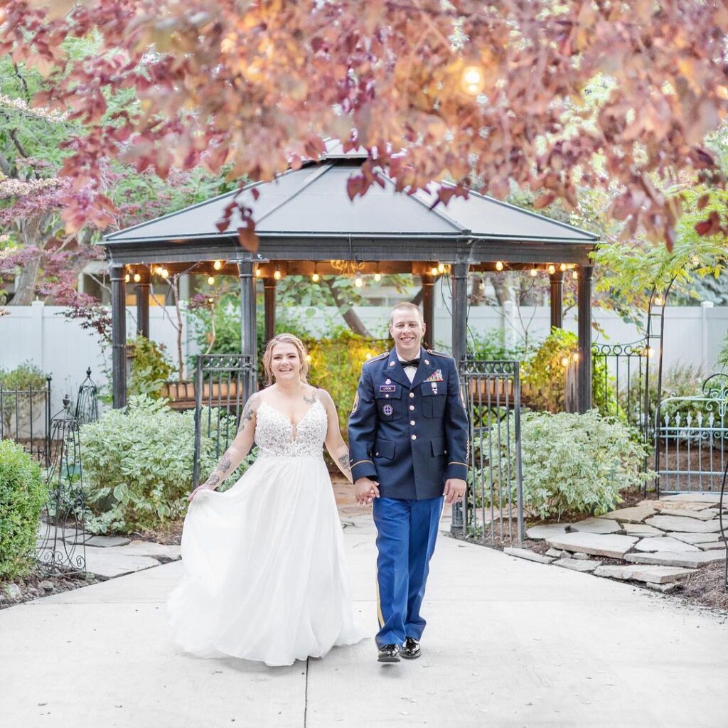 Photographer 📷 Capturing love through bright, colorful photos 🌈 Every love story deserves celebrating