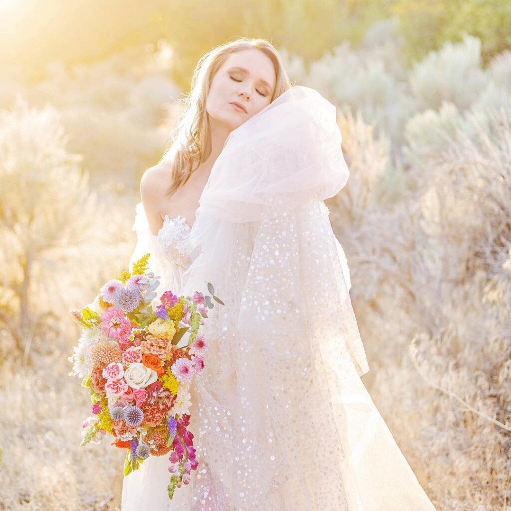 Photographer 📷 Capturing love through bright, colorful photos 🌈 Every love story deserves celebrating