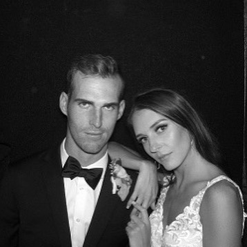 Step Back in Time with Our Vintage Luxury Photobooth - Perfect for Your Event!