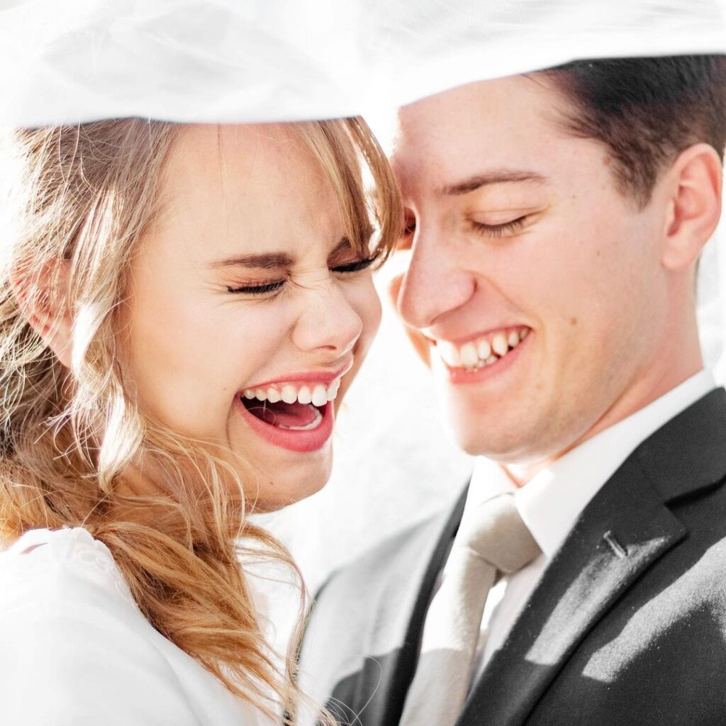 Photographer 📷 Capturing love through bright, colorful photos 🌈 Every love story deserves celebrating