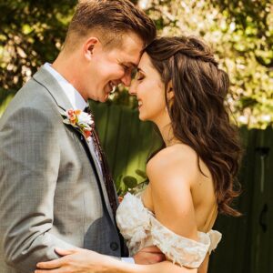 Create Lasting Memories with Averi - Your Go-To Photographer for Weddings, Engagements, and More!