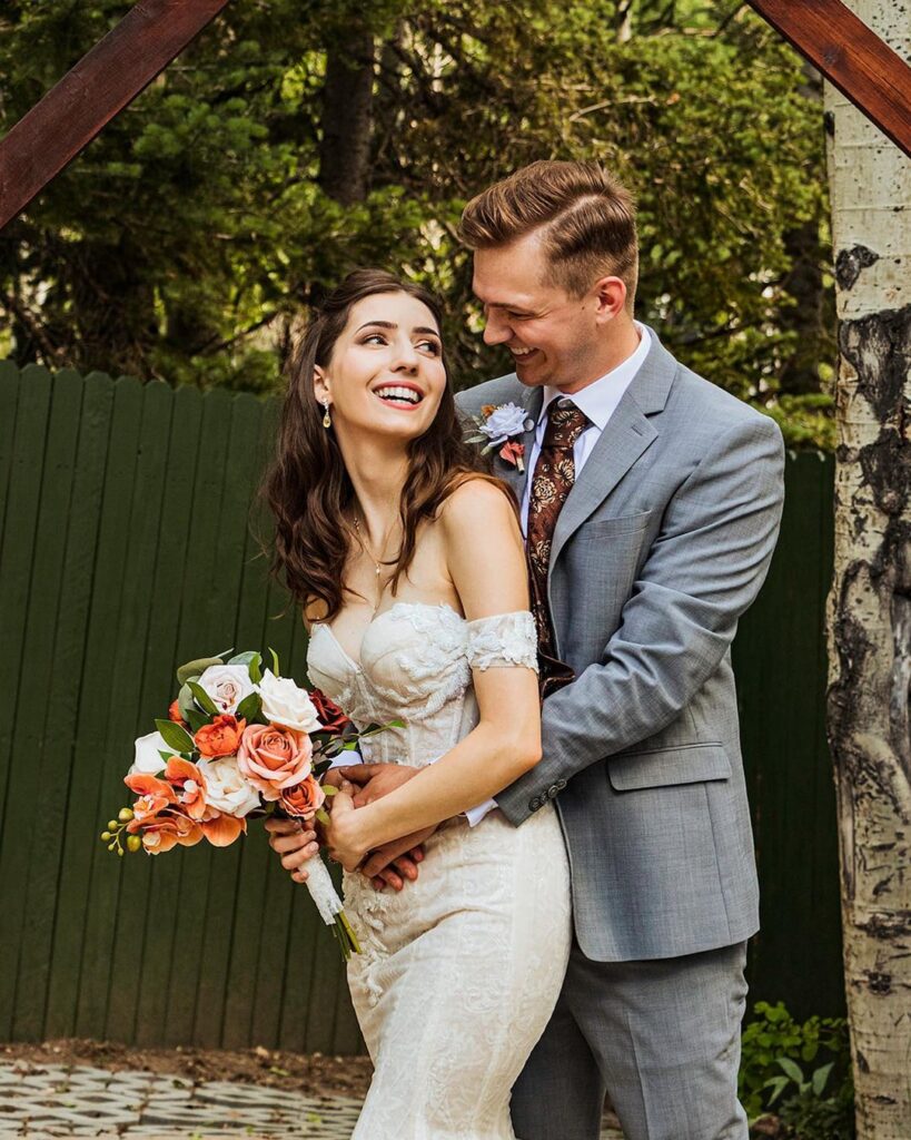 Create Lasting Memories with Averi - Your Go-To Photographer for Weddings, Engagements, and More!