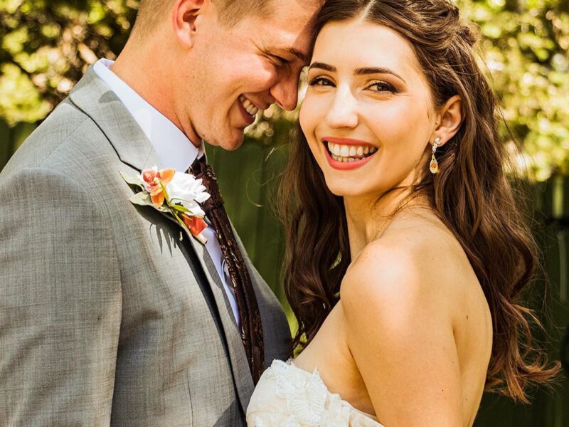 Create Lasting Memories with Averi - Your Go-To Photographer for Weddings, Engagements, and More!