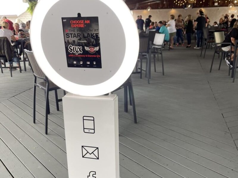 THE LOOKING GLASS PHOTO BOOTH
