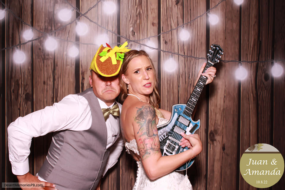 Capture Endless Memories with our All-Inclusive Digital Photo Booth Experience - DSLR Camera, Studio Lighting, and Professional Printing!