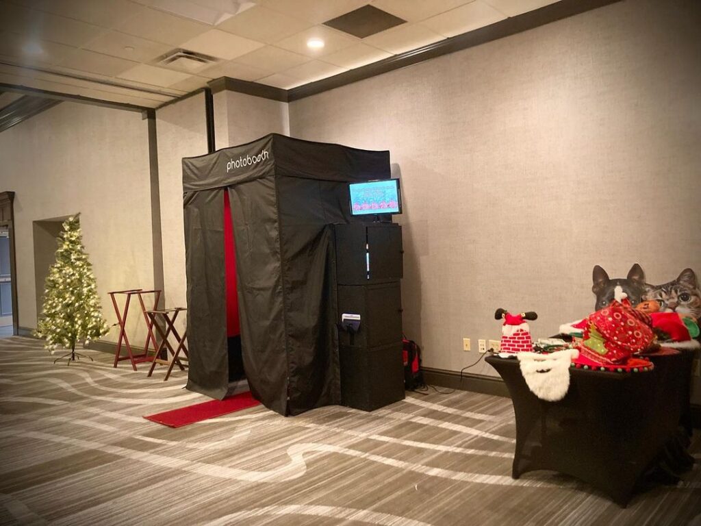 Unforgettable Memories: Rent Our Modern Photo Booth for Your Pittsburgh Event