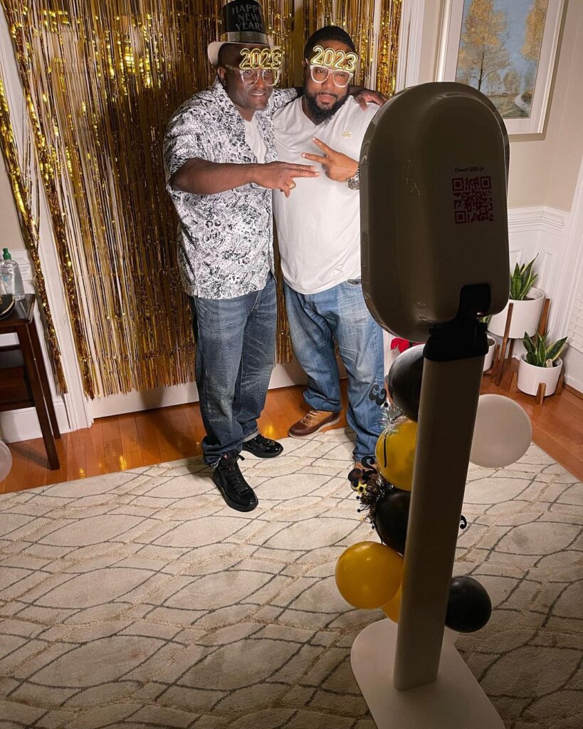 Create Unforgettable Moments with Easy Peasy Photo Booth - Wow Your Guests!