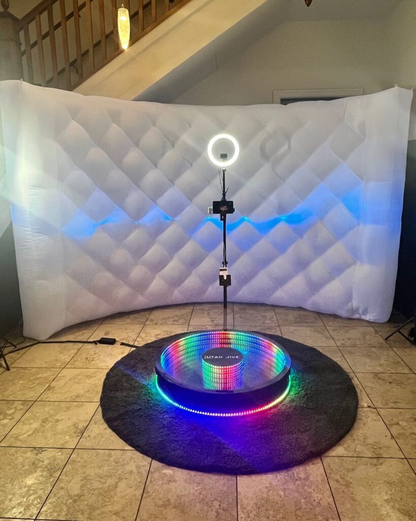 Choose the Best in Utah for Your Event Entertainment - Experience the Ultimate 360 Photobooth with us