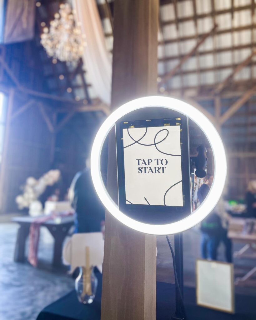 ✨📸 Get ready for instant memories & loads of fun with our easy to use photobooth!