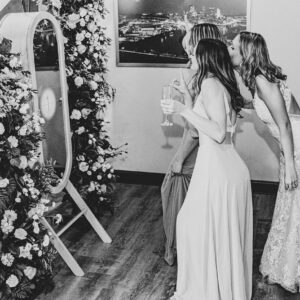 Retro Mirror Photo 📸 A highly interactive photo booth that will guarantee to create memories that'll last a lifetime