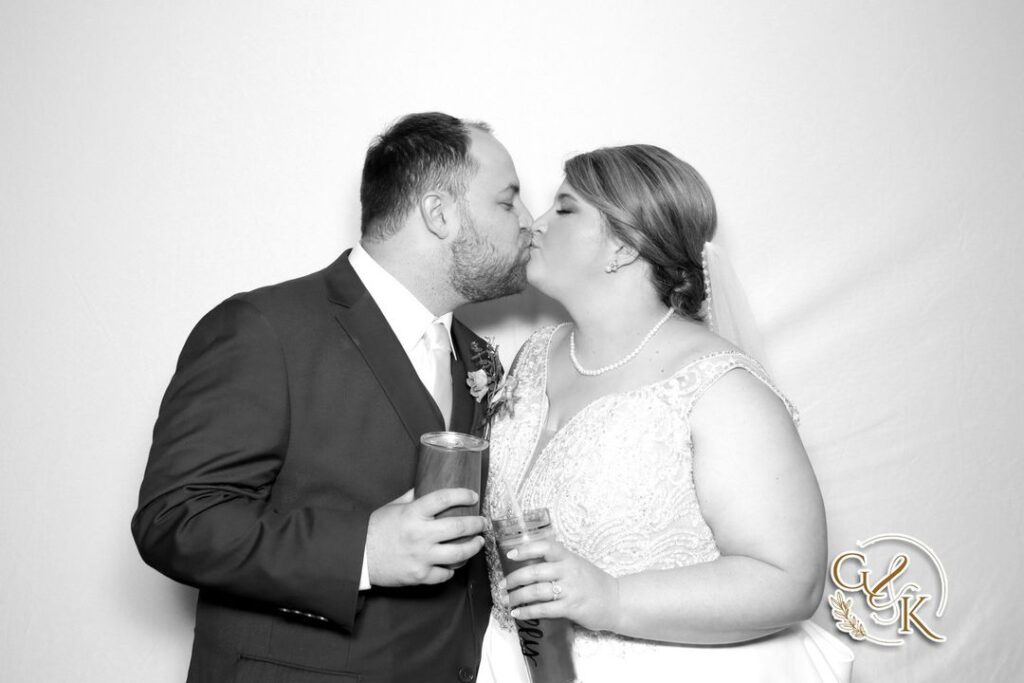 Experience Infinite Wow: State-of-the-Art DSLR Photo Booth for Unforgettable Moments!