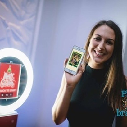 THE LOOKING GLASS PHOTO BOOTH