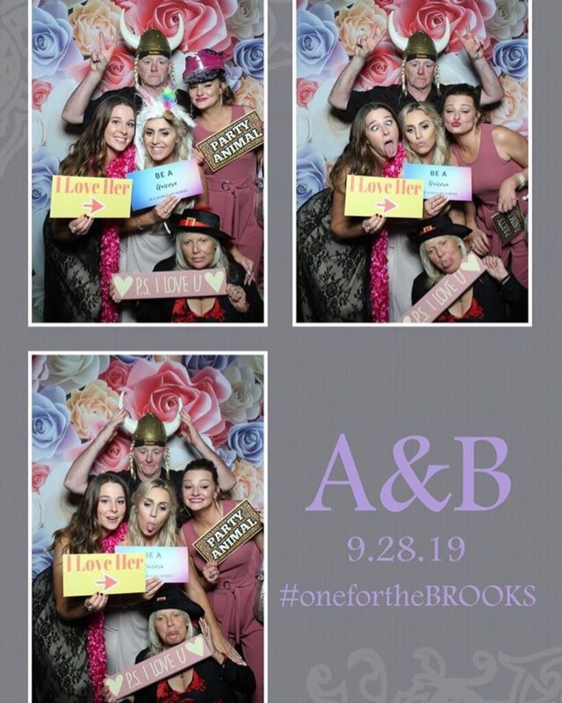 THE LOOKING GLASS PHOTO BOOTH