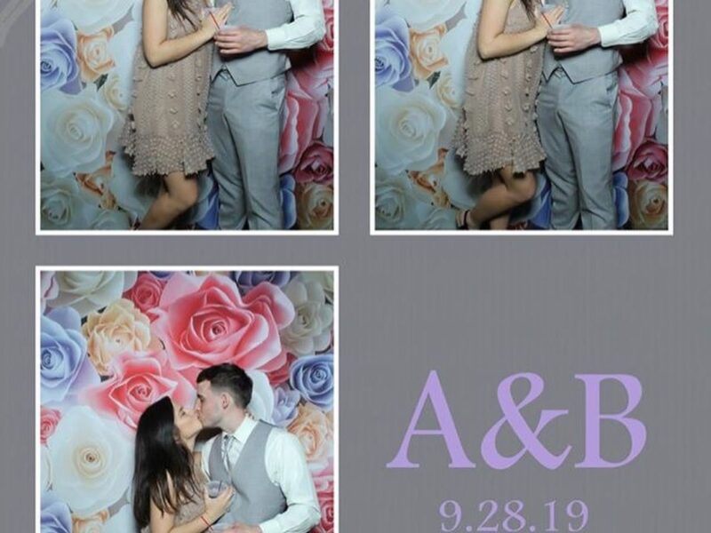 THE LOOKING GLASS PHOTO BOOTH