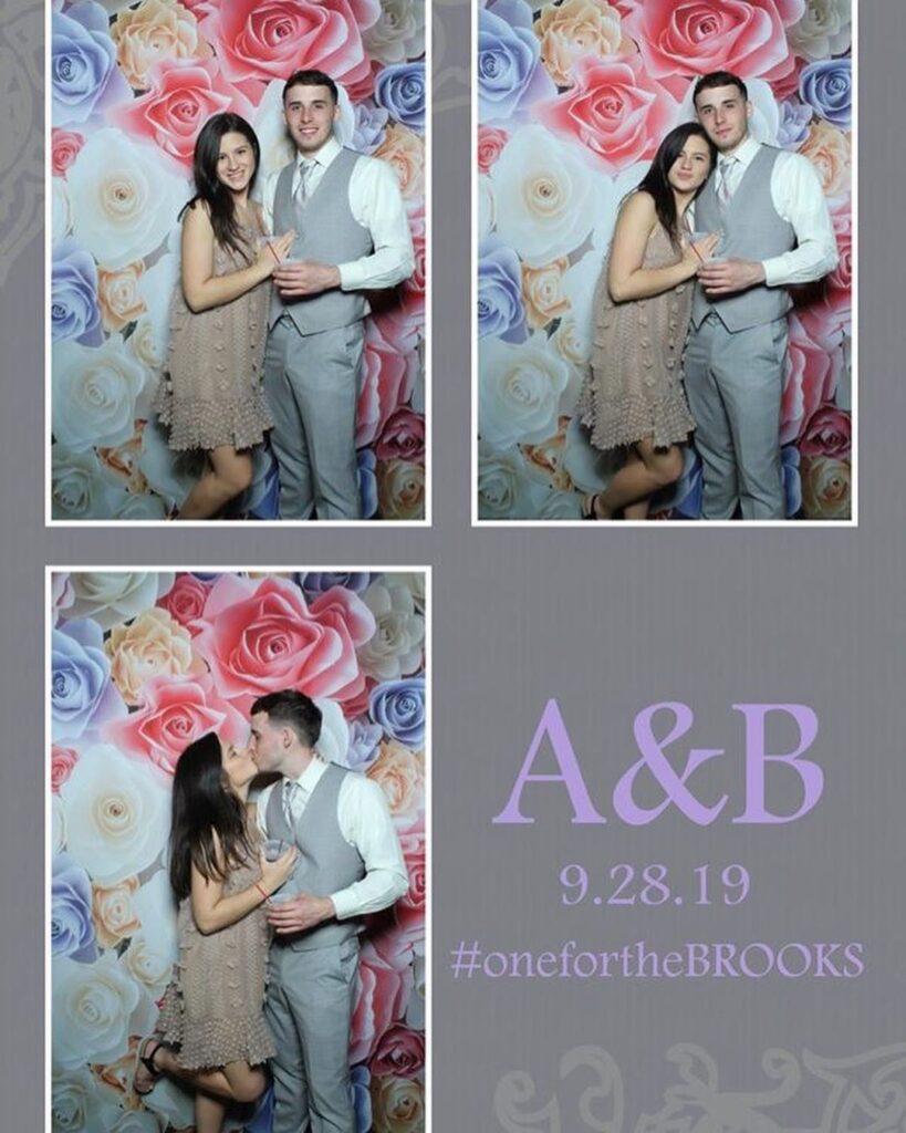 THE LOOKING GLASS PHOTO BOOTH