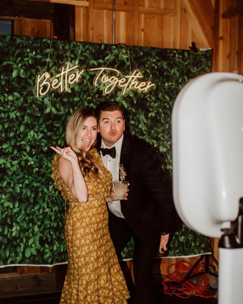 LET’S PARTY A MONTANA PHOTO BOOTH THAT GIVES YOU THE BEST QUALITY WITH NONE OF THE FUSS!
