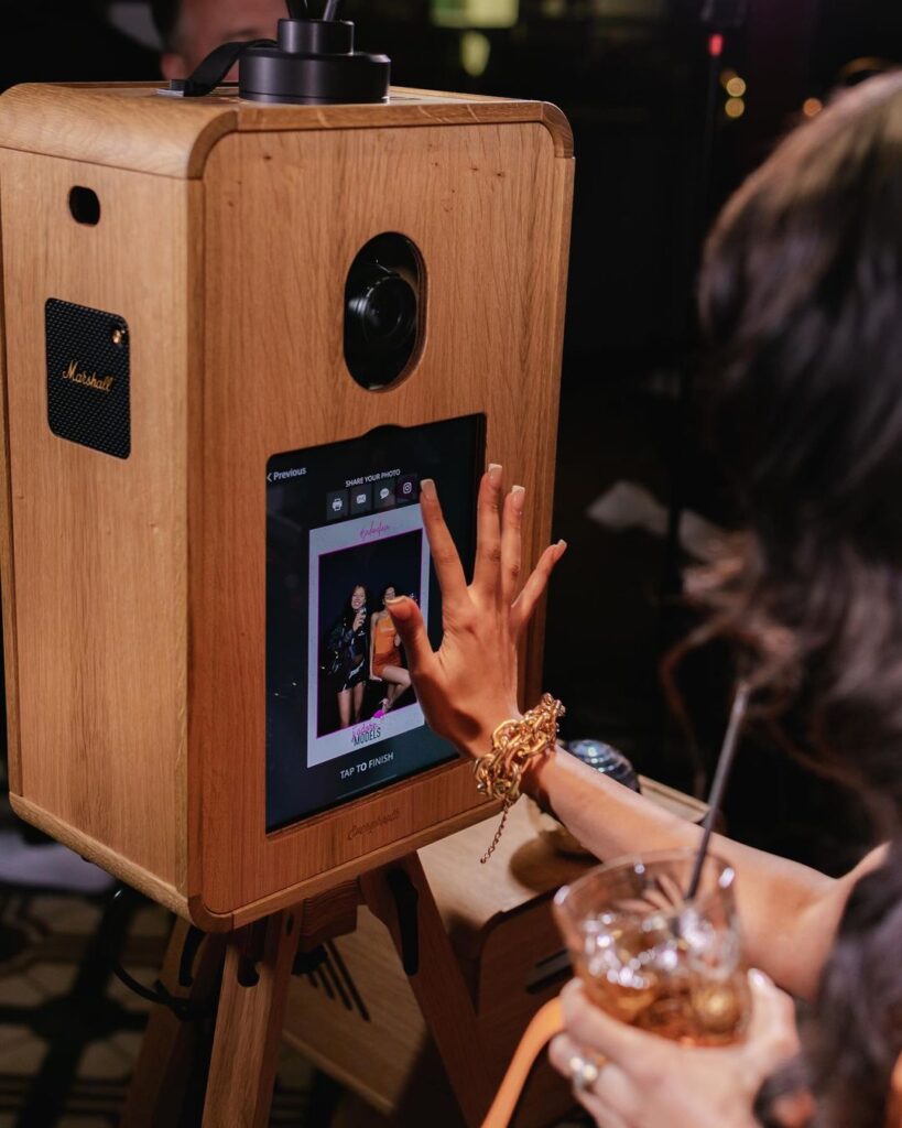 Use this to create a 360 photobooth listing title: