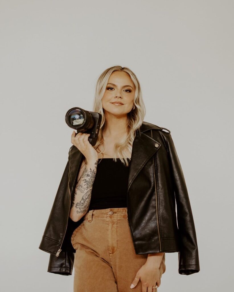 Traveling wedding photographer rooted in Chicago telling love stories in the form of authentic photographs and sweet adventures