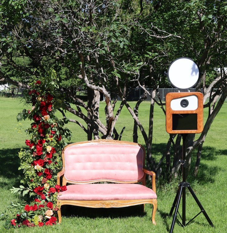 The Glam Booth ✨ - “Rosita” the Open-Air Photo Booth