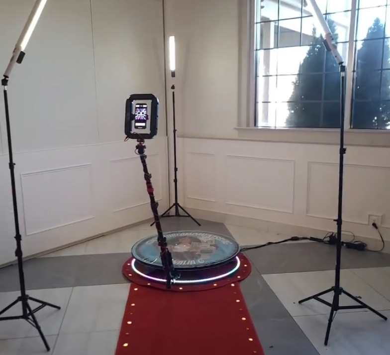 360° SLO-MO VIDEO SPINNER BOOTH
